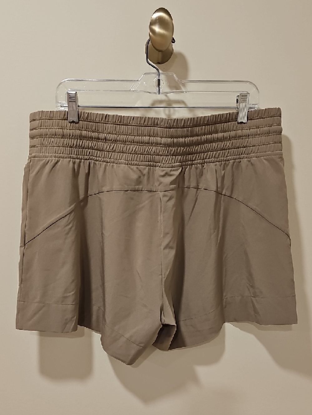 Athleta Camden Short in Tan/Khaki; 5" Inseam; EUC; Size 16 - Picture 8 of 8